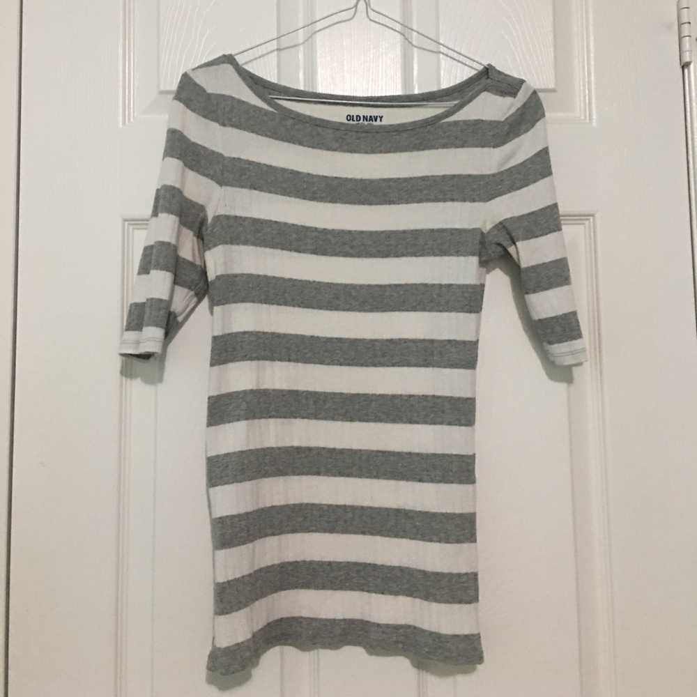 super nice grey and white striped old navy tee